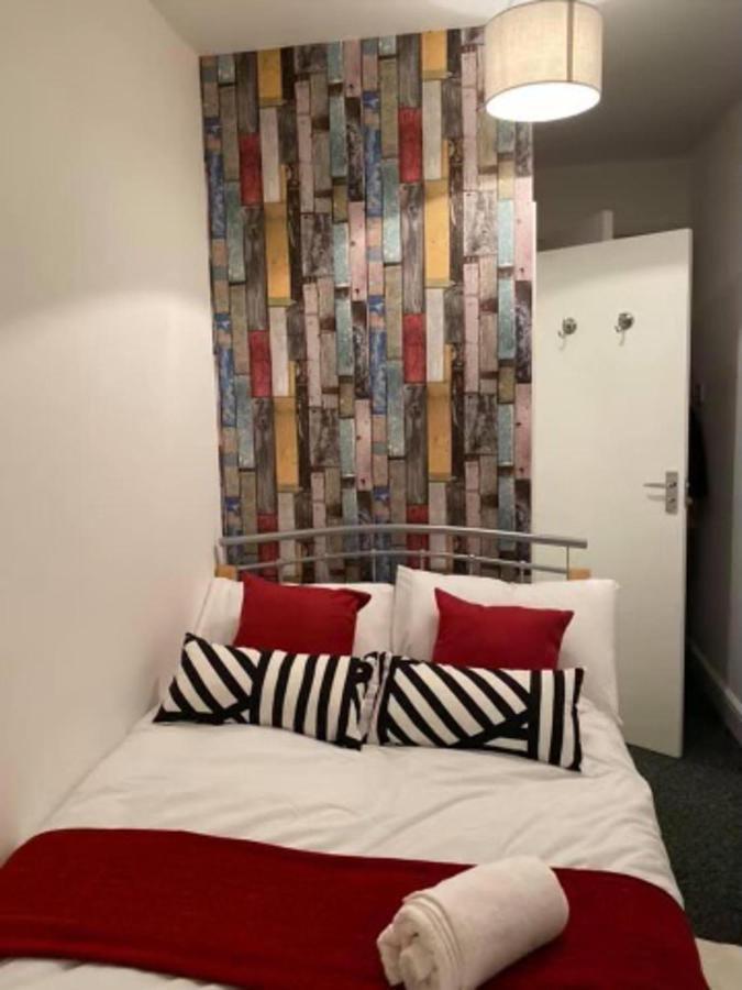 Spacious Four Bedroom Home 3 Bathrooms - Coventry Exterior foto